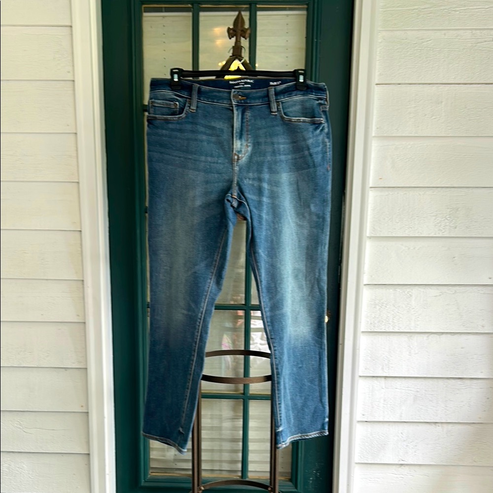 Banana Republic Travel Straight Leg Jeans Medium Wash sz 35
